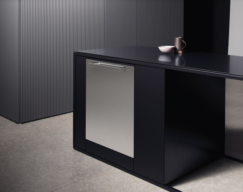 Miele GFVi 702/72 Appliance Accessory in clst — In-situ shot