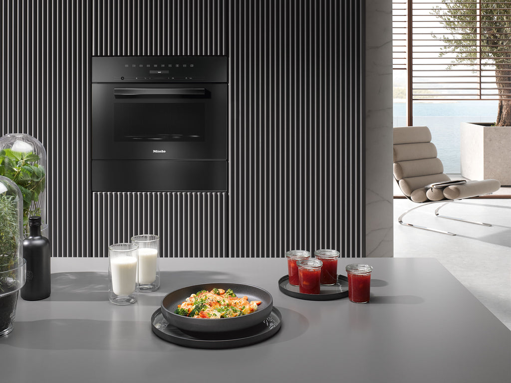 Miele M7244TC VitroLine Built-in Microwave in Obsidian Black – image 3