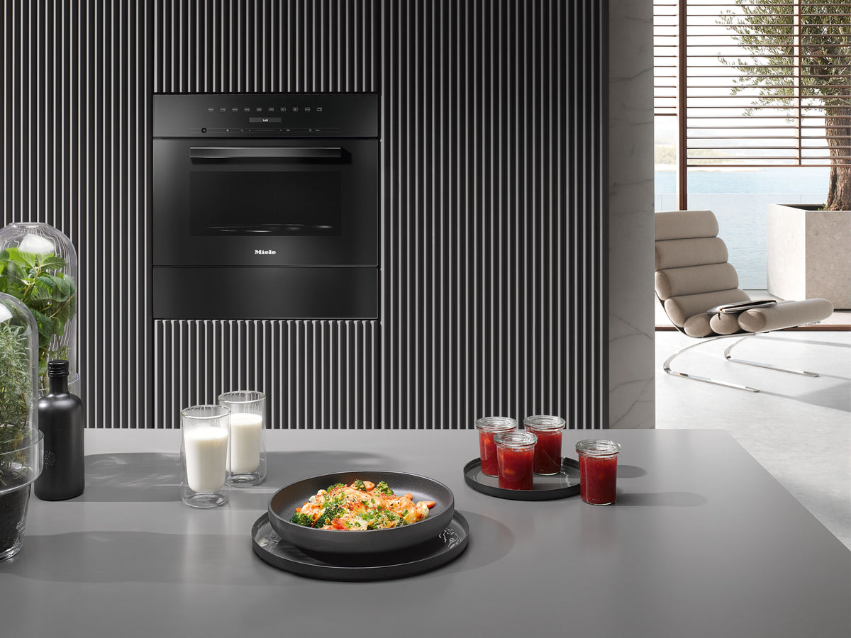 Miele M7244TC VitroLine Built-in Microwave in Obsidian Black – image 3