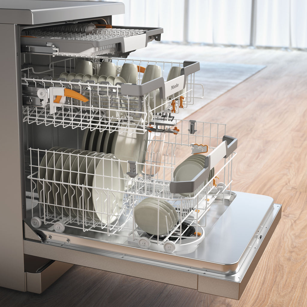 Miele G7040 SC Freestanding Dishwasher in CleanSteel — Miele G7040 SC Freestanding Dishwasher in CleanSteel — Miele G7040 SC Freestanding Dishwasher in CleanSteel — Miele G7040 SC Dishwashers in CleanSteel — Detailed image