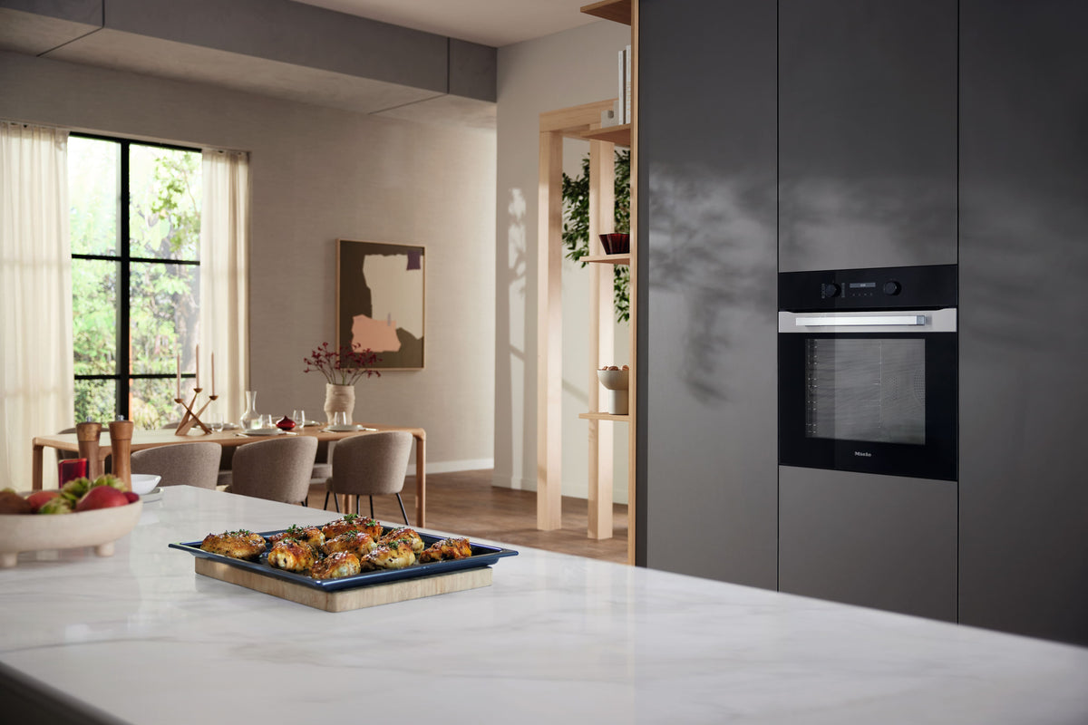 Miele H2465BP Single Oven in CleanSteel – image 7
