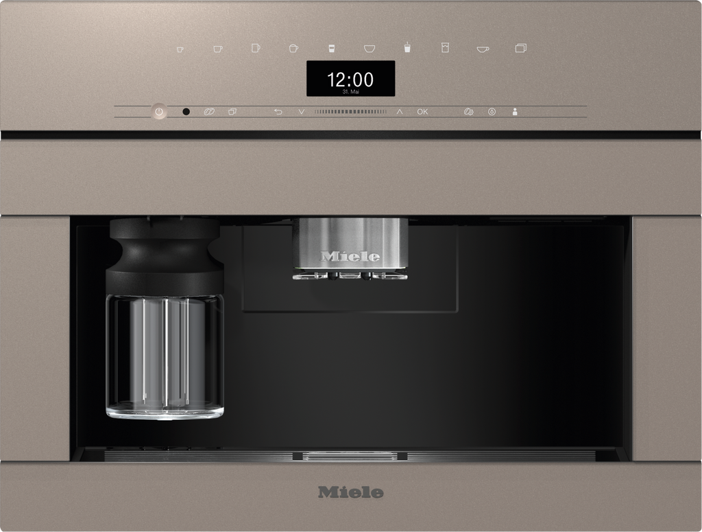 Miele CVA7440 Built-in Coffee Machine in Pearl beige — Miele CVA7440 Built-in Coffee Machine in Pearl beige — Miele CVA7440 Built-in Coffee Machine in Pearl beige — Miele CVA7440 Beverage preparation in Pearl beige — Factual image