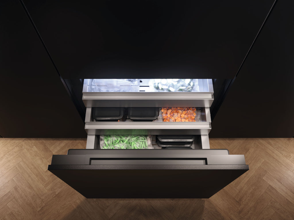 Miele KFMC3834 R Fridge Freezer — Miele KFMC3834 R Fridge Freezer — Miele KFMC3834 R Fridge Freezer — Miele MasterCool fridge-freezer Diamond KFMC 3834 R — Factual image