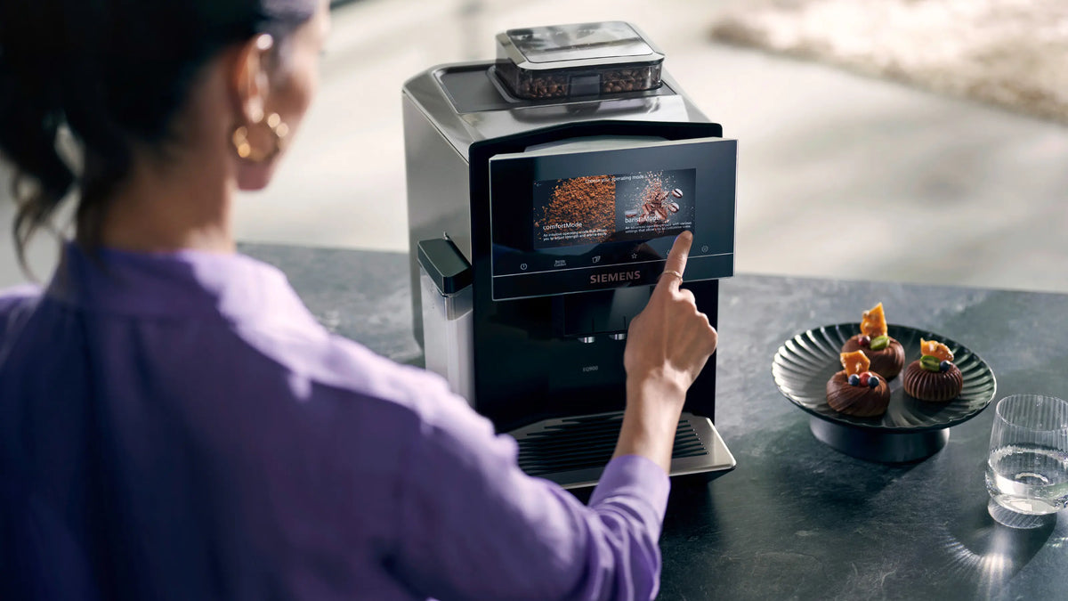 TQ903GB9 Bean to cup coffee machine EQ900 Black TQ903GB9