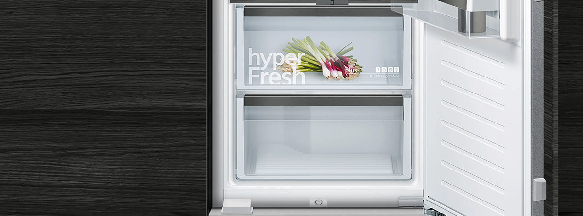 iQ500 Built-in fridge 177.2 x 55.8 cm soft close flat hinge KI81RSOE0G