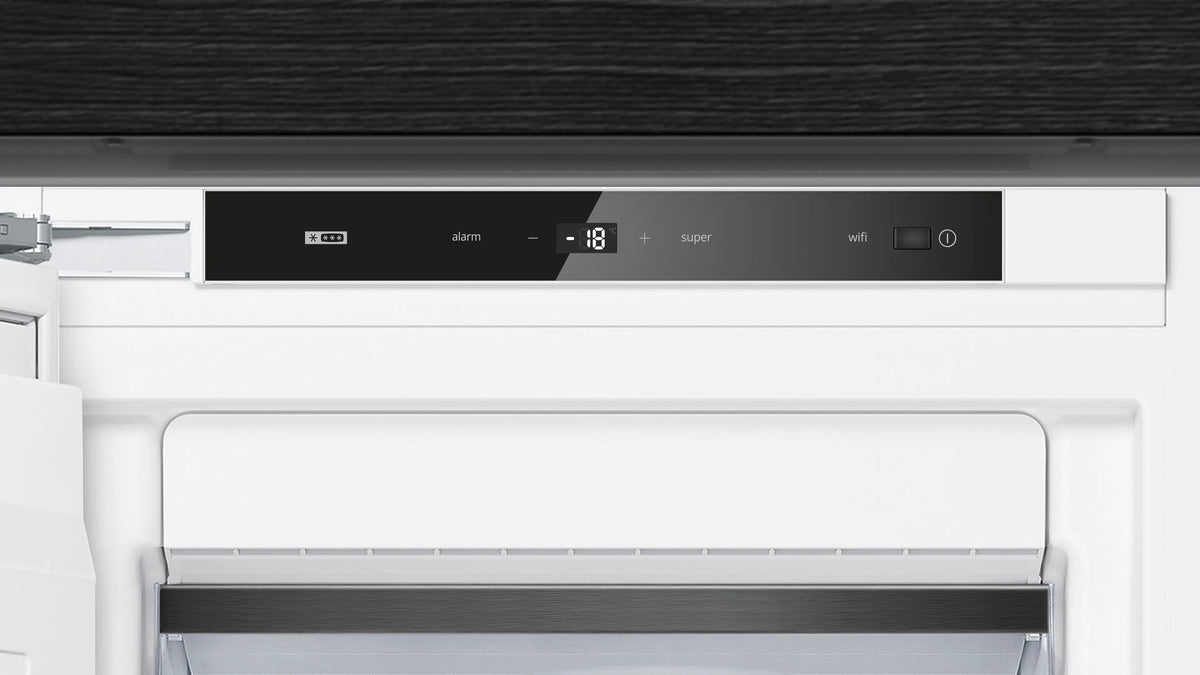 Siemens iQ700 Built-in freezer 177.2 x 55.8 cm soft close flat hinge GI81NHCE0