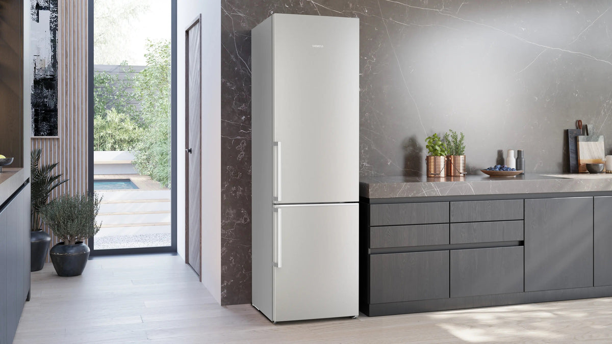 Siemens iQ500 Free-standing fridge-freezer with freezer at bottom 203 x 60 cm Brushed steel KG39NAIAU
