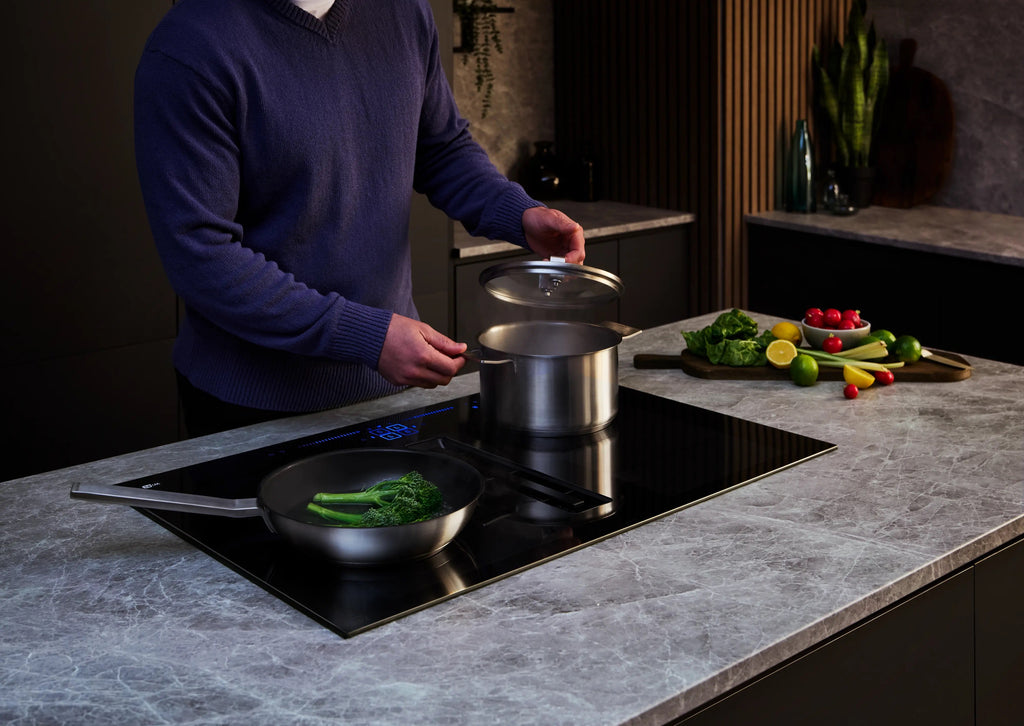 Siemens iQ700 Induction hob with integrated ventilation system 80 cm surface mount with frame EX870NX68E