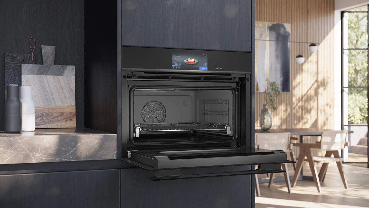 Siemens iQ700 Built-in compact oven with steam function 60 x 45 cm Black CS958GDD1