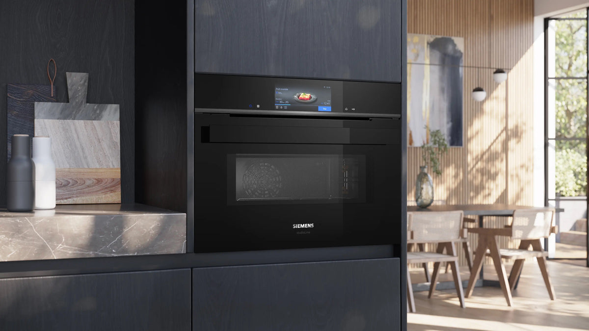Siemens iQ700 Built-in compact oven with microwave function 60 x 45 cm Black CM978GNB1B