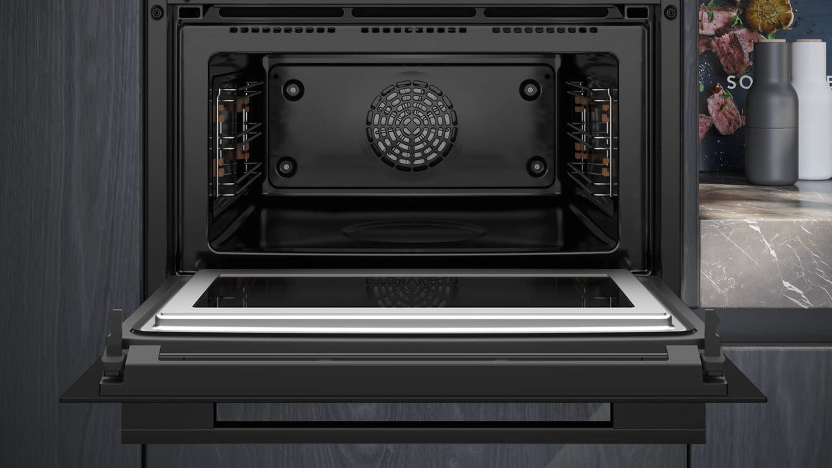 Siemens iQ700 Built-in compact oven with microwave function 60 x 45 cm Black CM776G1B1B
