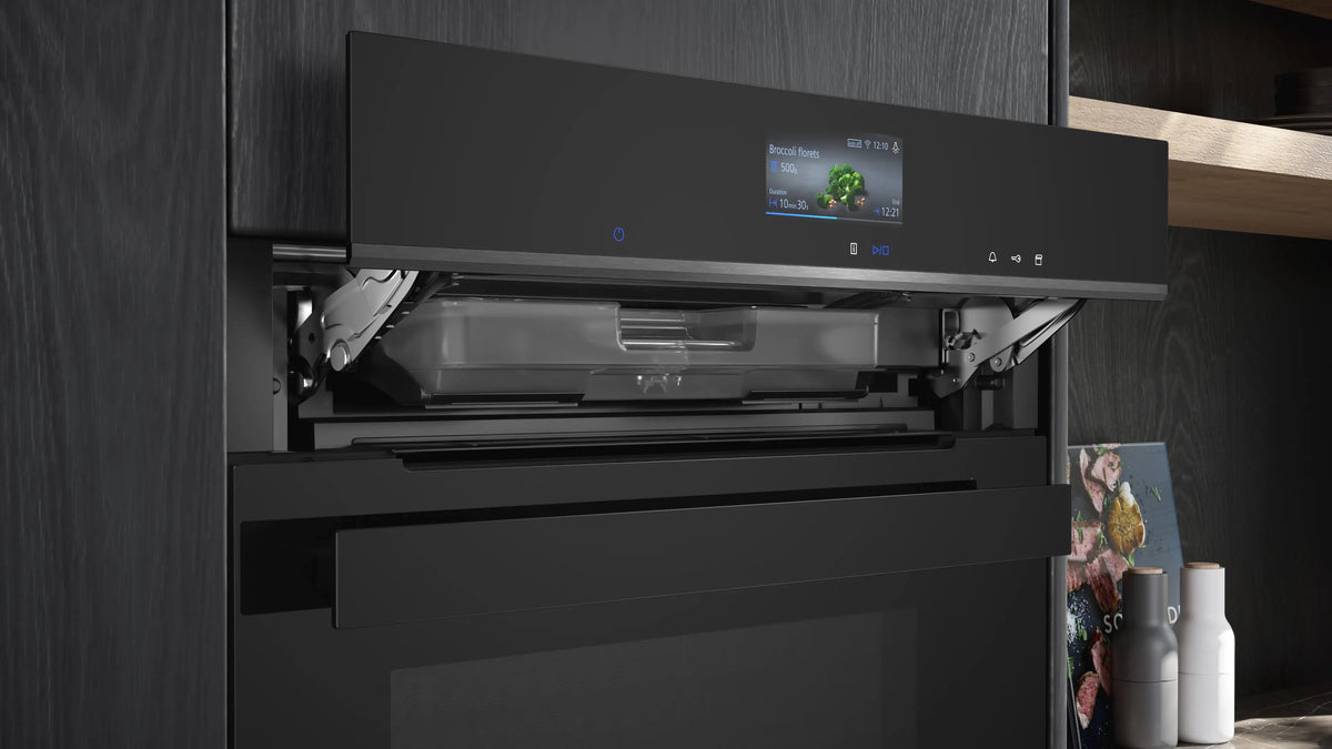 Siemens iQ700 Built-in compact oven with steam function 60 x 45 cm Black CS936GCB1