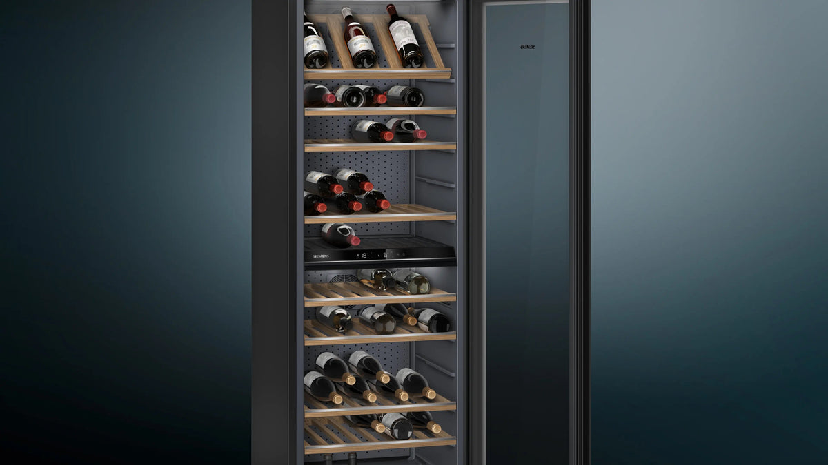 Siemens iQ500 Freestanding wine cooler 186 x 60 cm KW36KATGA