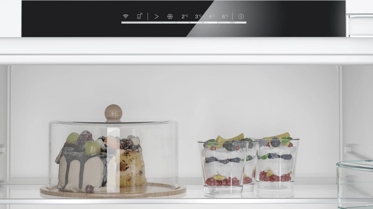 Siemens iQ300 Built-under fridge 82 x 59.8 cm flat hinge KU21RVFE0G