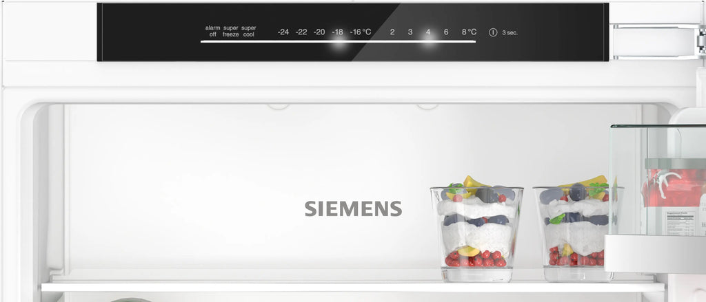 Siemens iQ500 Built-in fridge-freezer with freezer at bottom 177.2 x 55.8 cm soft close flat hinge KI86NADD0