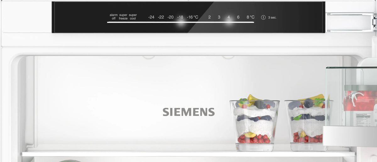 Siemens iQ500 Built-in fridge-freezer with freezer at bottom 177.2 x 55.8 cm soft close flat hinge KI86NADD0
