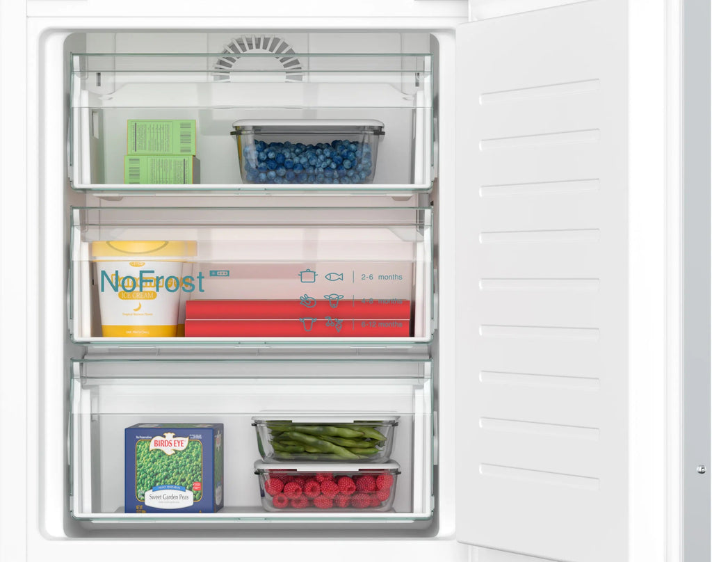 Siemens iQ500 Built-in fridge-freezer with freezer at bottom 177.2 x 55.8 cm soft close flat hinge KI86NADD0