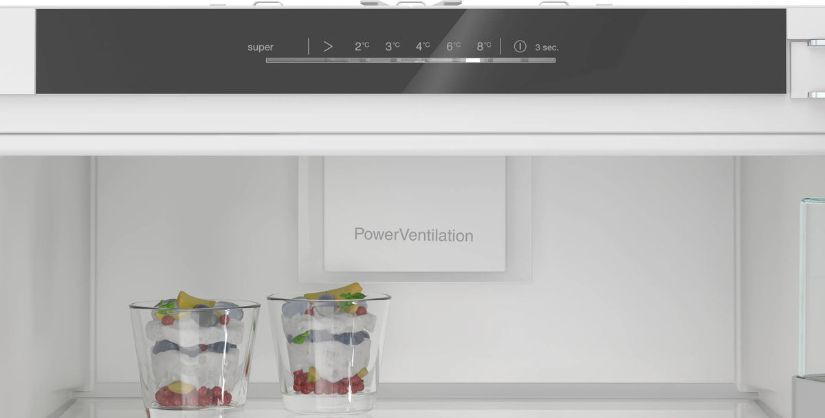 Siemens iQ500 Built-in fridge 177.2 x 55.8 cm soft close flat hinge KI81RADD0G