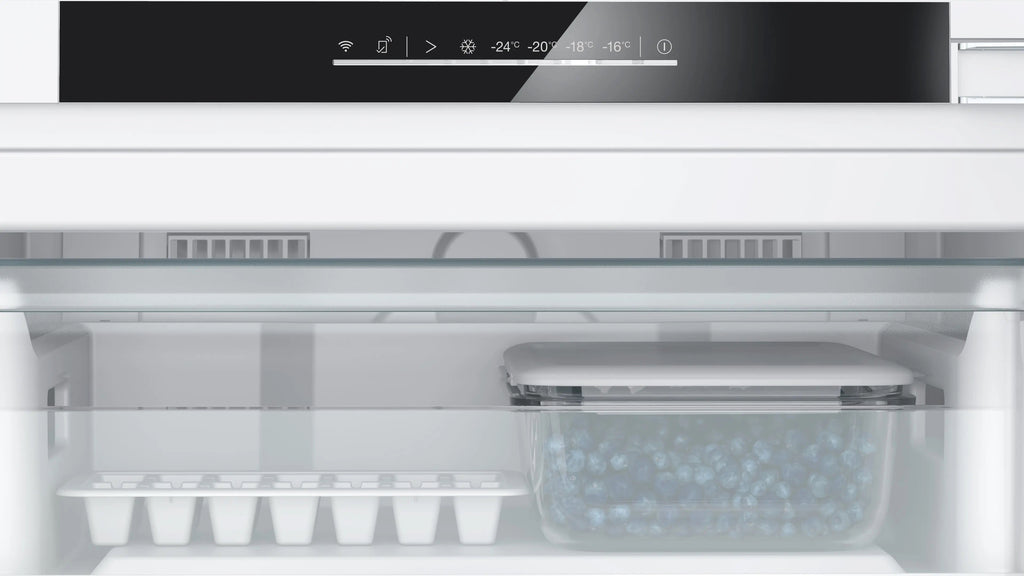 Siemens iQ300 Built-under freezer 82 x 59.8 cm flat hinge GU21NVFE0G