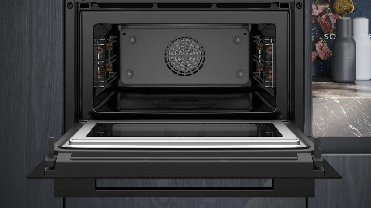 Siemens iQ700 Built-in compact oven with microwave function 60 x 45 cm Black CM736G1B1