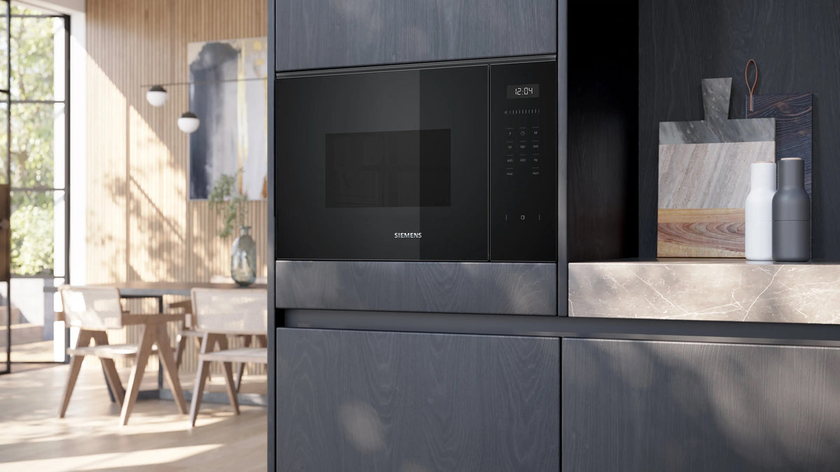 Siemens iQ500 Built-in microwave oven 59 x 38 cm Black BF555LMB1B