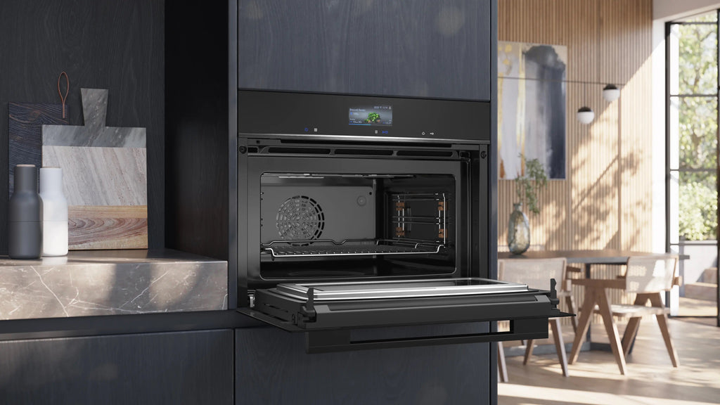 Siemens iQ700 Built-in compact oven with microwave function 60 x 45 cm Black CM736G1B1