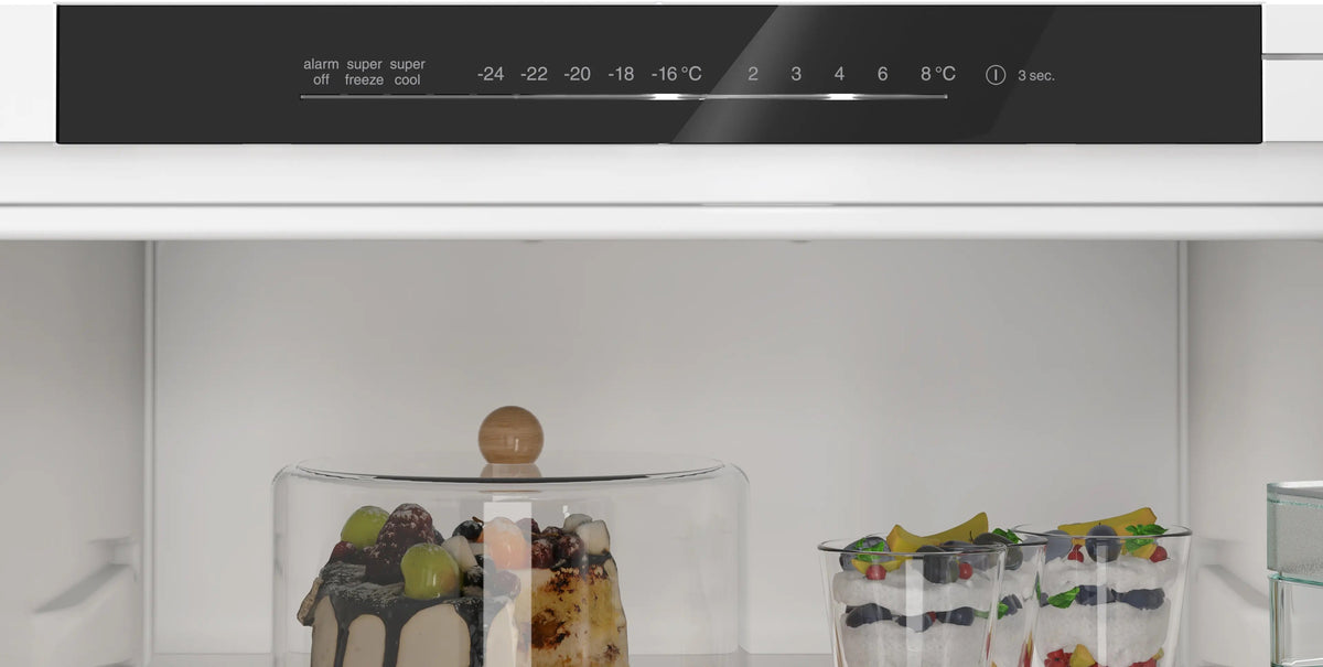Siemens iQ100 Built-in fridge-freezer with freezer at bottom 193.5 x 54.1 cm sliding hinge KI96NNSE0