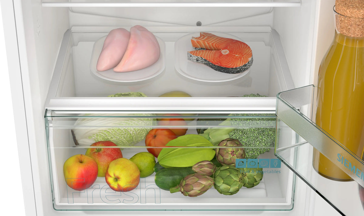 Siemens iQ100 Built-in fridge-freezer with freezer at bottom 193.5 x 54.1 cm sliding hinge KI96NNSE0
