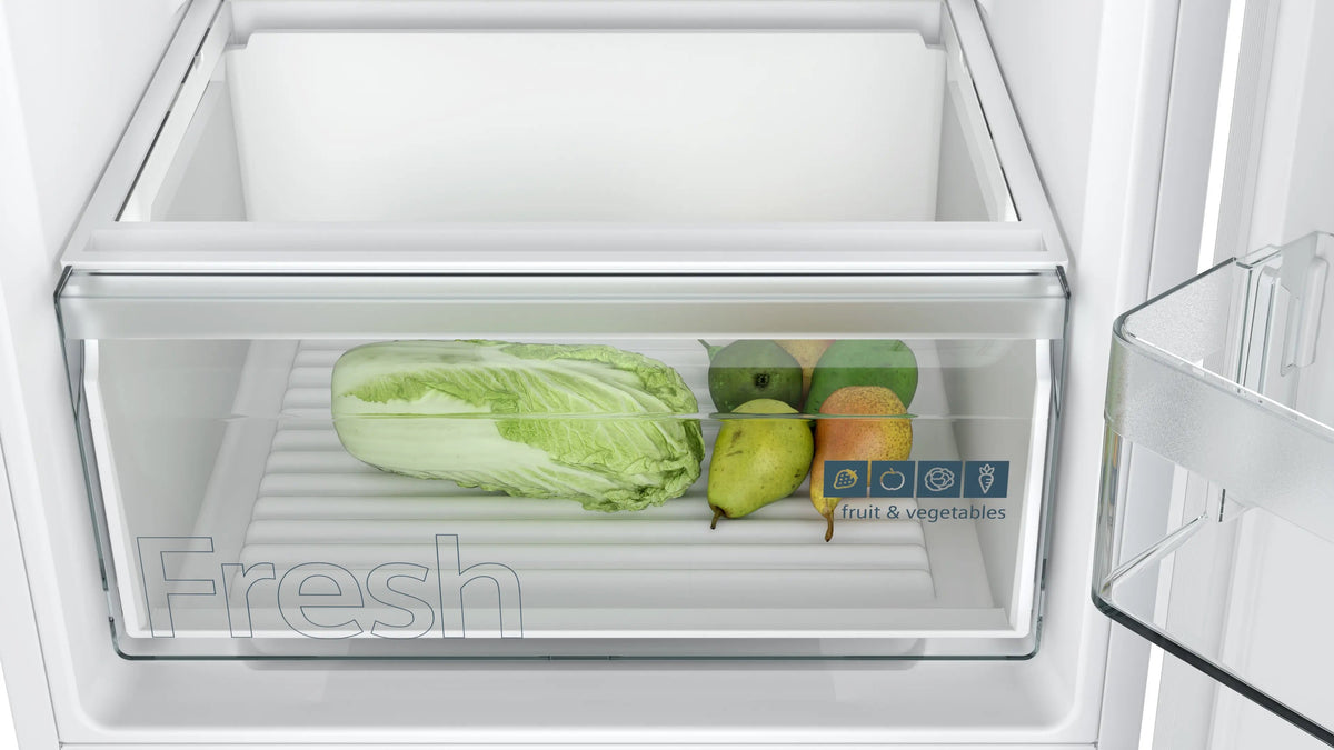 Siemens iQ100 Built-in fridge-freezer with freezer at bottom 177.2 x 54.1 cm sliding hinge KI87VNSE0G