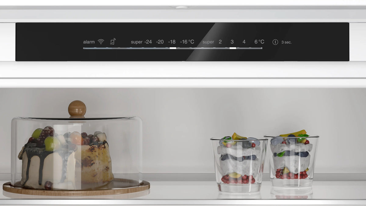 Siemens iQ100 Built-in fridge-freezer with freezer at bottom 193.5 x 69.1 cm sliding hinge KB96NNSE0
