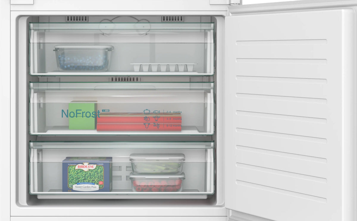 Siemens iQ100 Built-in fridge-freezer with freezer at bottom 193.5 x 69.1 cm sliding hinge KB96NNSE0
