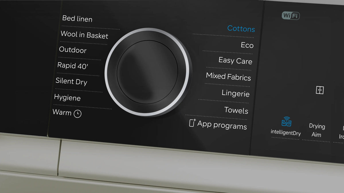 Siemens iQ500 Heat pump tumble dryer 9 kg Silver inox WQ46H2DXGB
