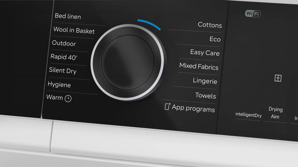 Siemens iQ500 Heat pump tumble dryer 9 kg WQ46H2D9GB