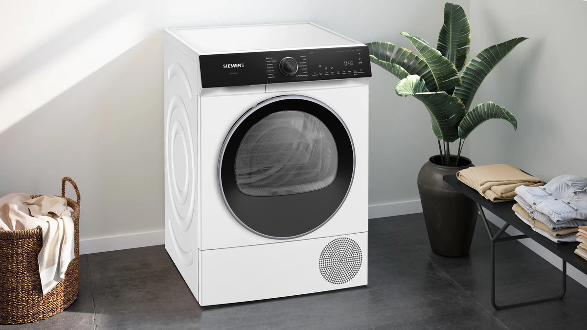 Siemens iQ500 Heat pump tumble dryer 9 kg WQ46H2D9GB