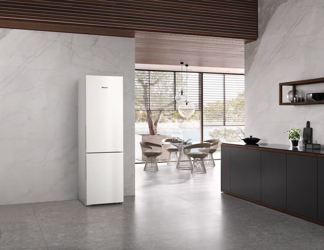 Miele KFN4395CD WH Fridge Freezer in White – image 3