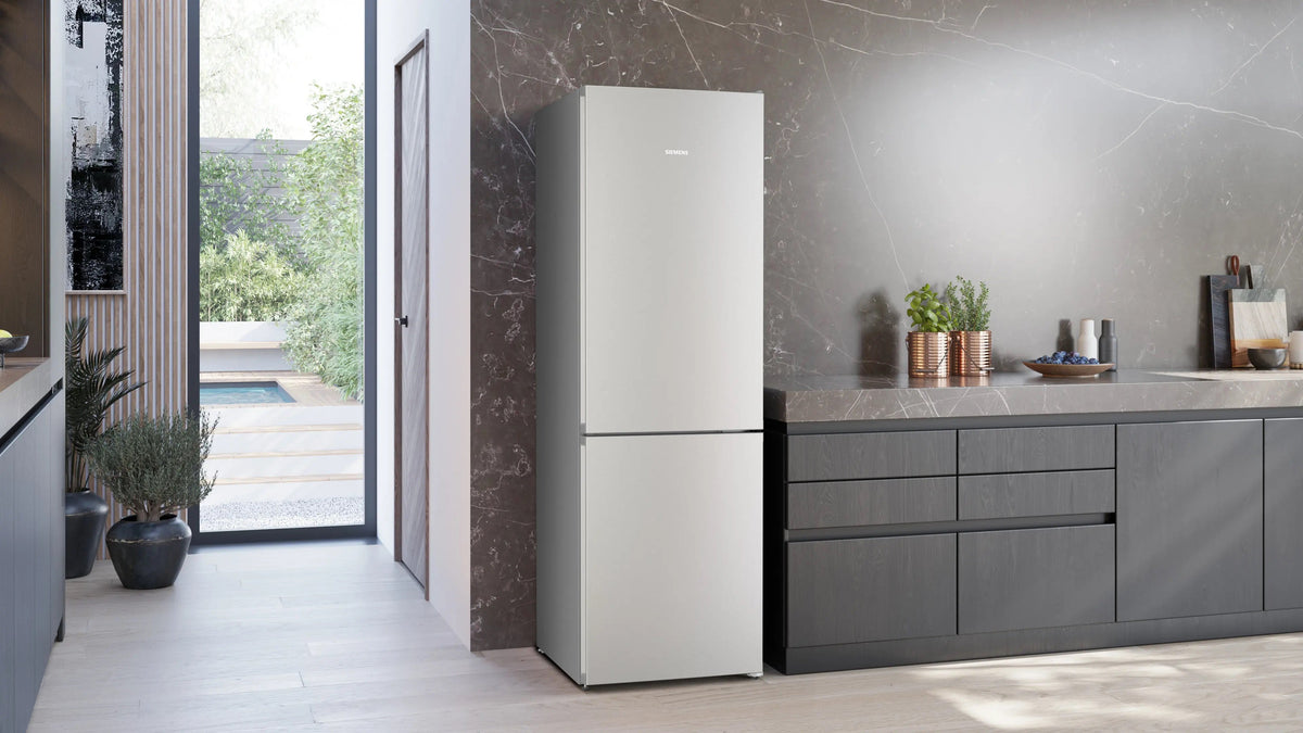Siemens iQ300 Free-standing fridge-freezer with freezer at bottom 186 x 60 cm Brushed steel KG36NVICG