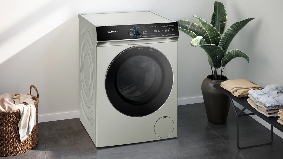 Siemens iQ700 Washing machine, front loader 11 kg max. 1600 rpm, Silver inox WG66B2AXGB