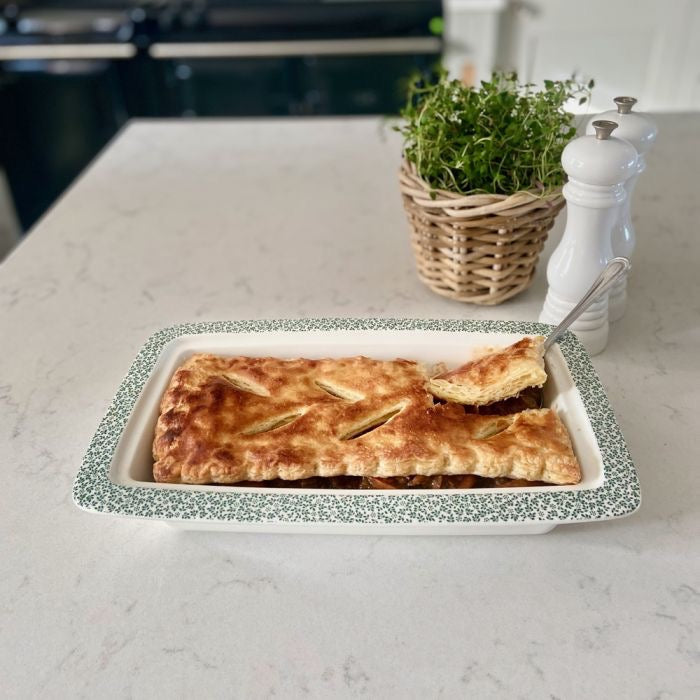 Ruskin spode pie dish