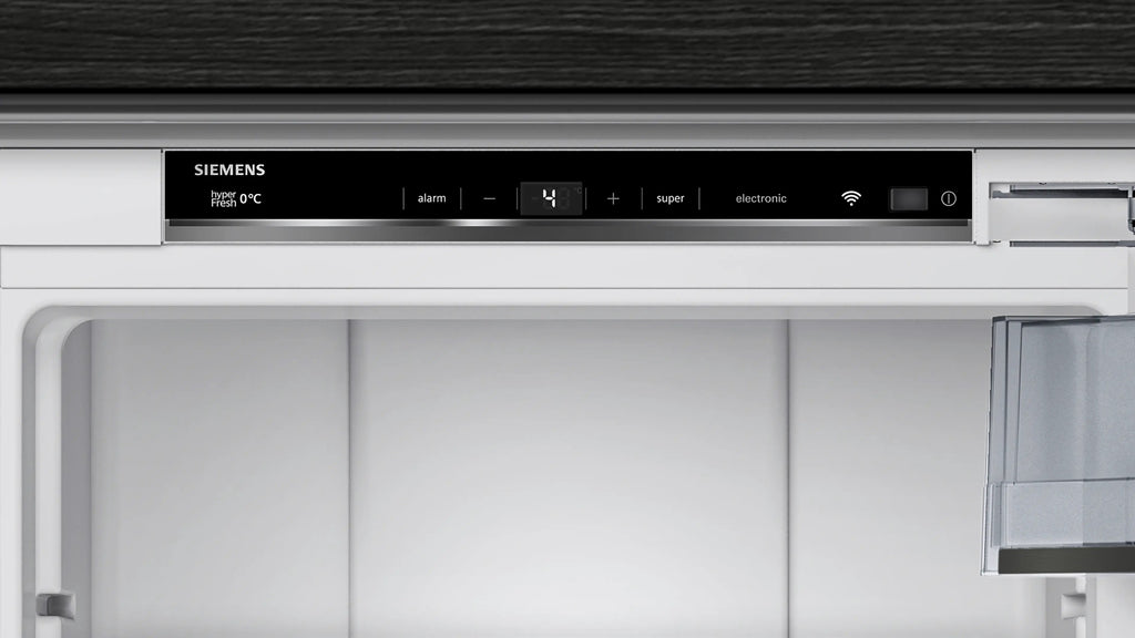 Siemens iQ700 Built-in fridge 177.2 x 55.8 cm soft close flat hinge KI81FHOD0
