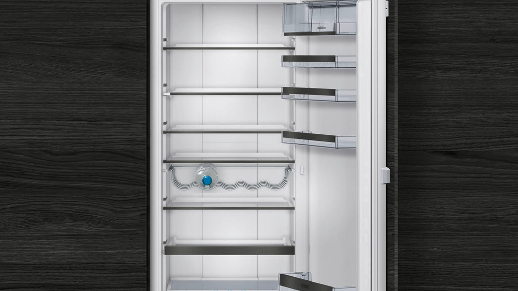 Siemens iQ700 Built-in fridge 177.2 x 55.8 cm soft close flat hinge KI81FHOD0
