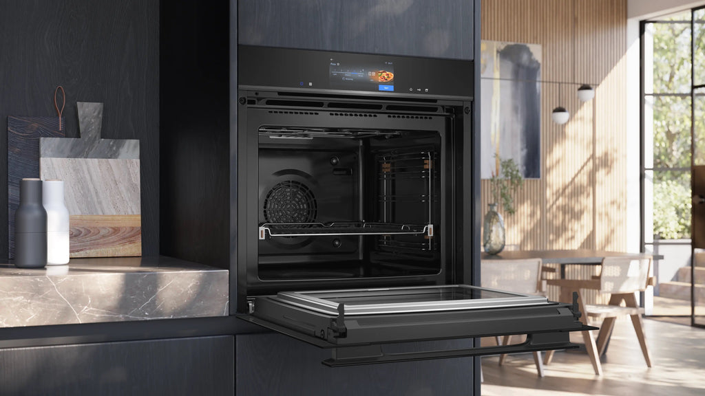 Siemens iQ700 Built-in oven with added steam and microwave function 60 x 60 cm Black HN978GQB1B