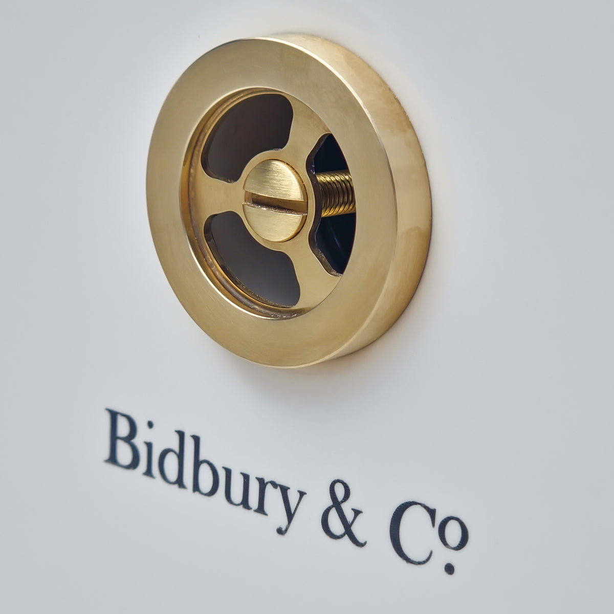 Bidbury & Co Round Overflow — Old English Brass
