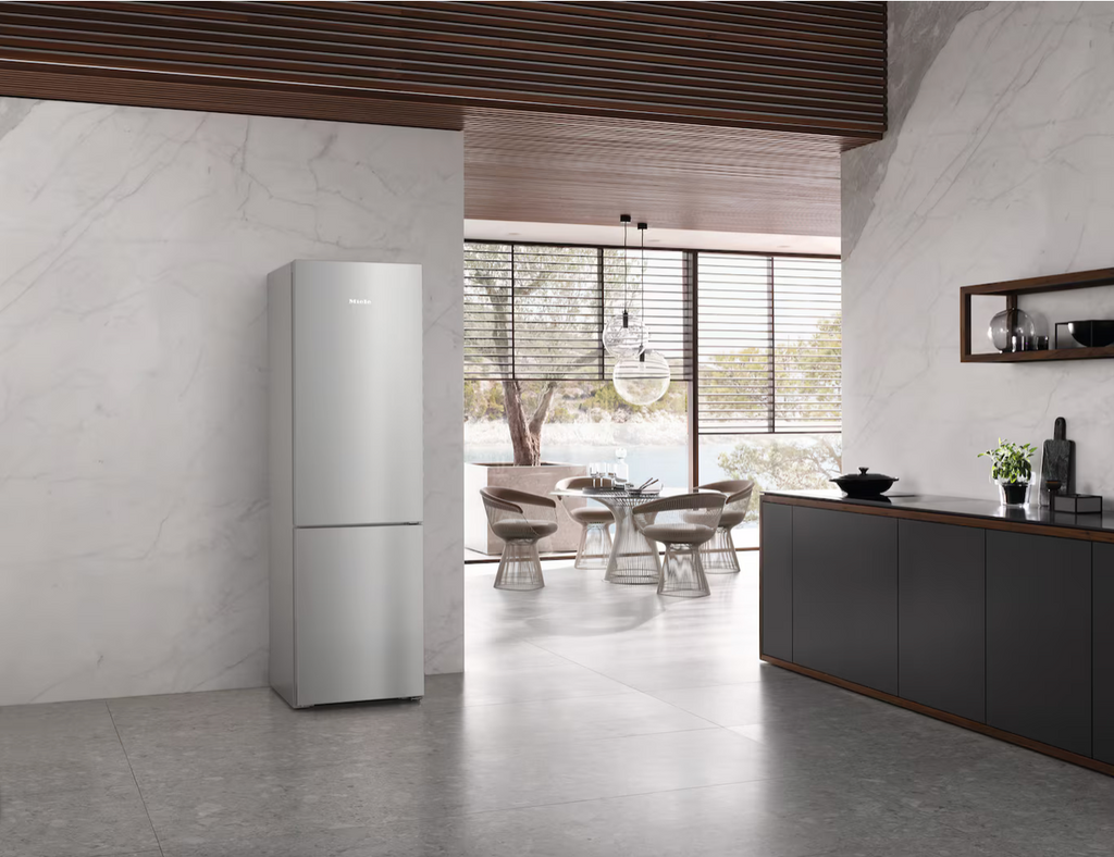 Miele KFN4397 CD el Fridge Freezer in Silver – image 6