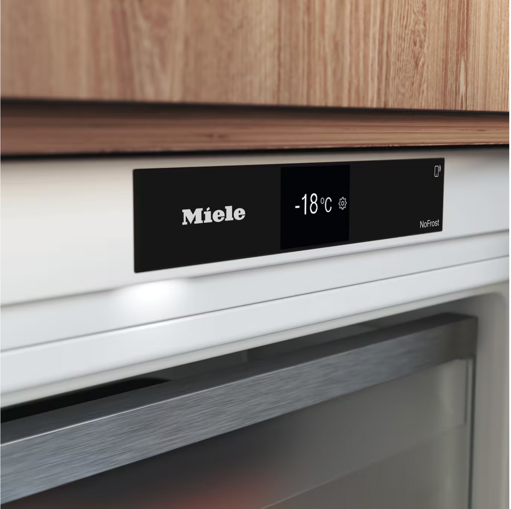 Miele FNUS7040 D Freezer – image 3