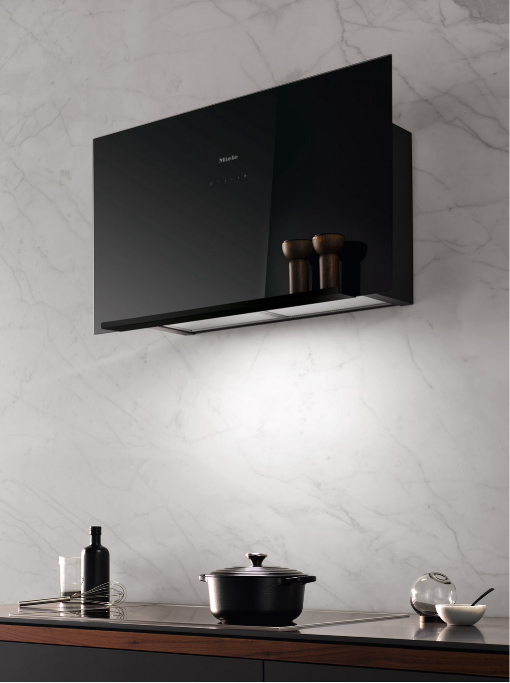 Miele DA 9092 W Cooker Hood in Obsidian Black – image 4