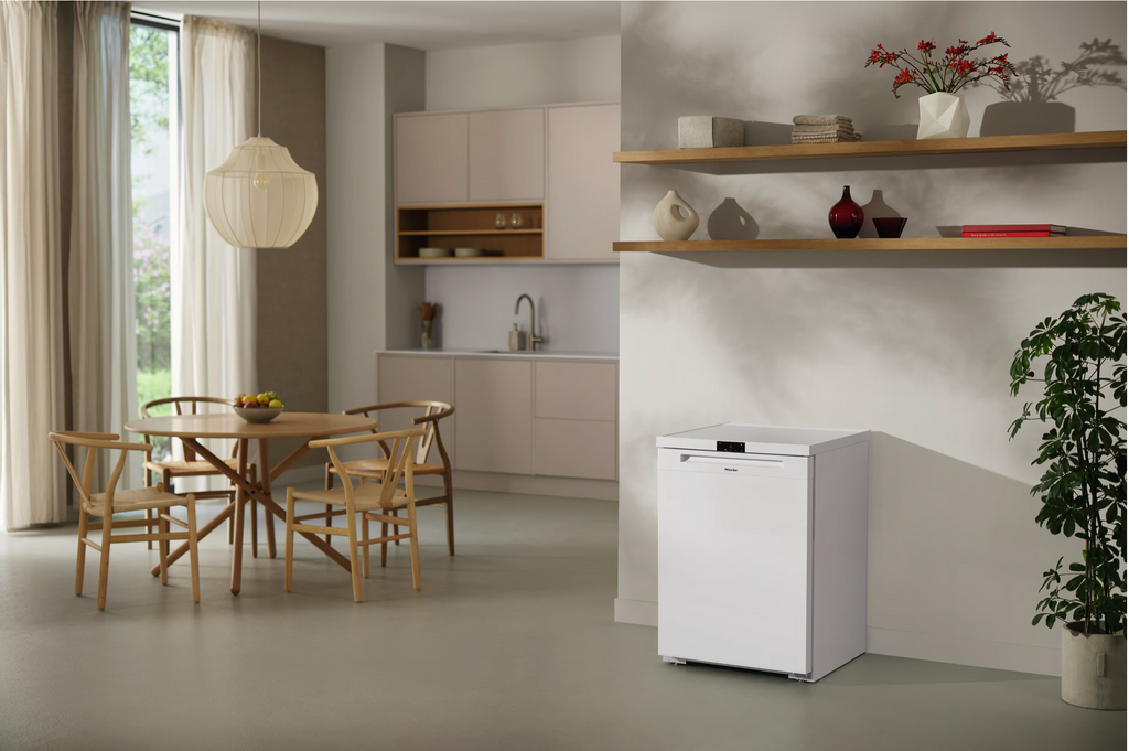 Miele F4001 D Freezer in White – image 6