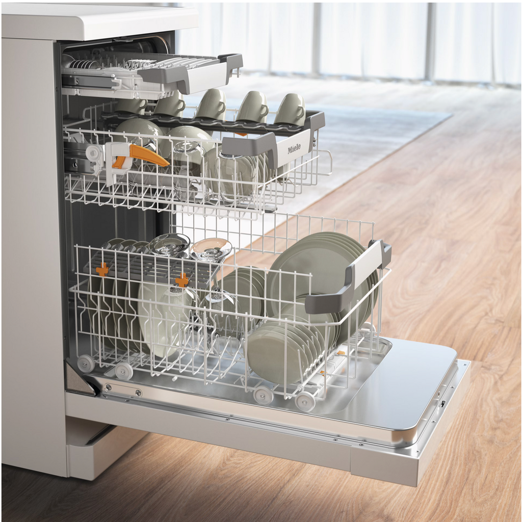 Miele G5740 SC Freestanding Dishwasher in White – image 4