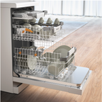 Miele G5740 SC Freestanding Dishwasher in White – image 4