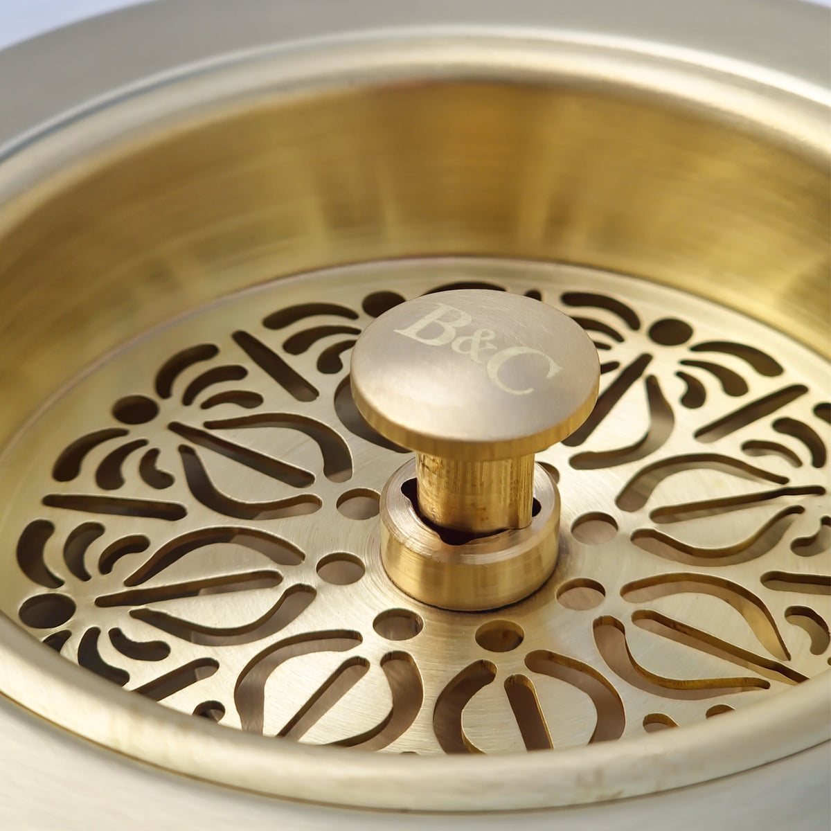 Bidbury & Co 3.5" Traditional Waste — Old English Brass