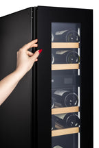 Dunavox Flow DAUF-16.64DBH 17 bottle undercounter wine fridge – Black glass